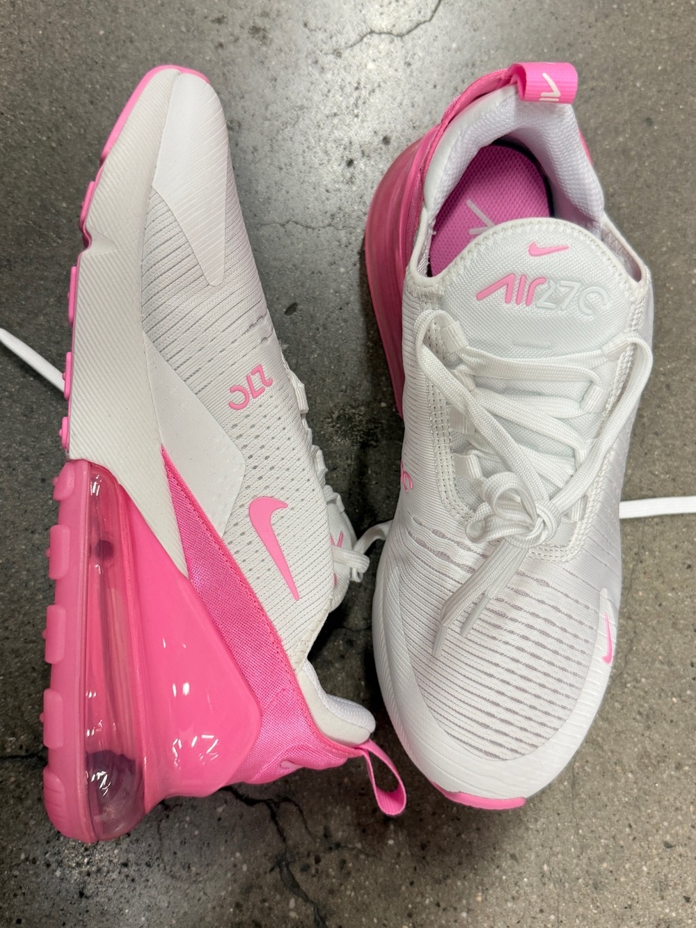 Nike Women's White and Pink Air Max 270 Lightweight Sneakers